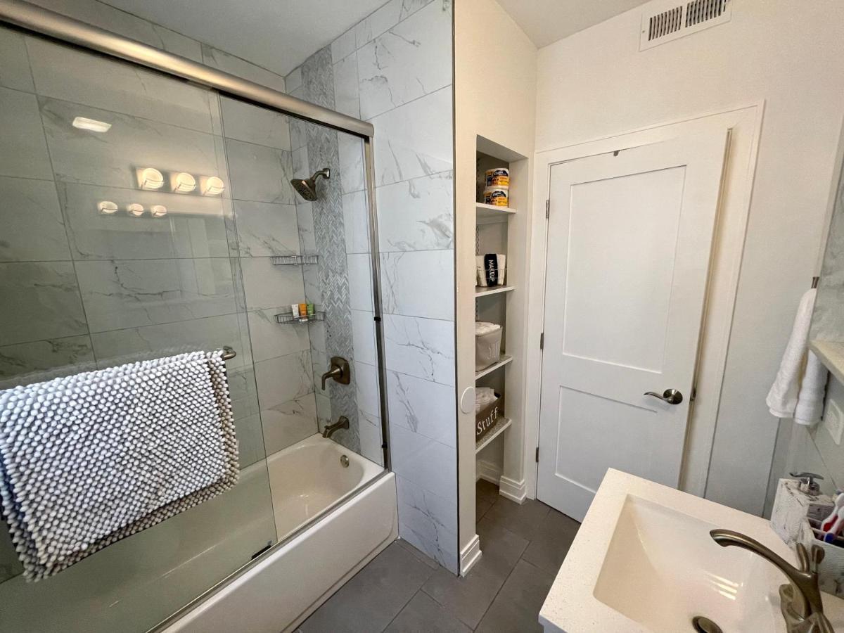 The Blue Golden Luxury Modern 3- Bedroom Apartment In Chicago Ngoại thất bức ảnh
